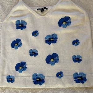 Boston Proper floral embroidered sweater tank Sz XL white/blue (FLAW)